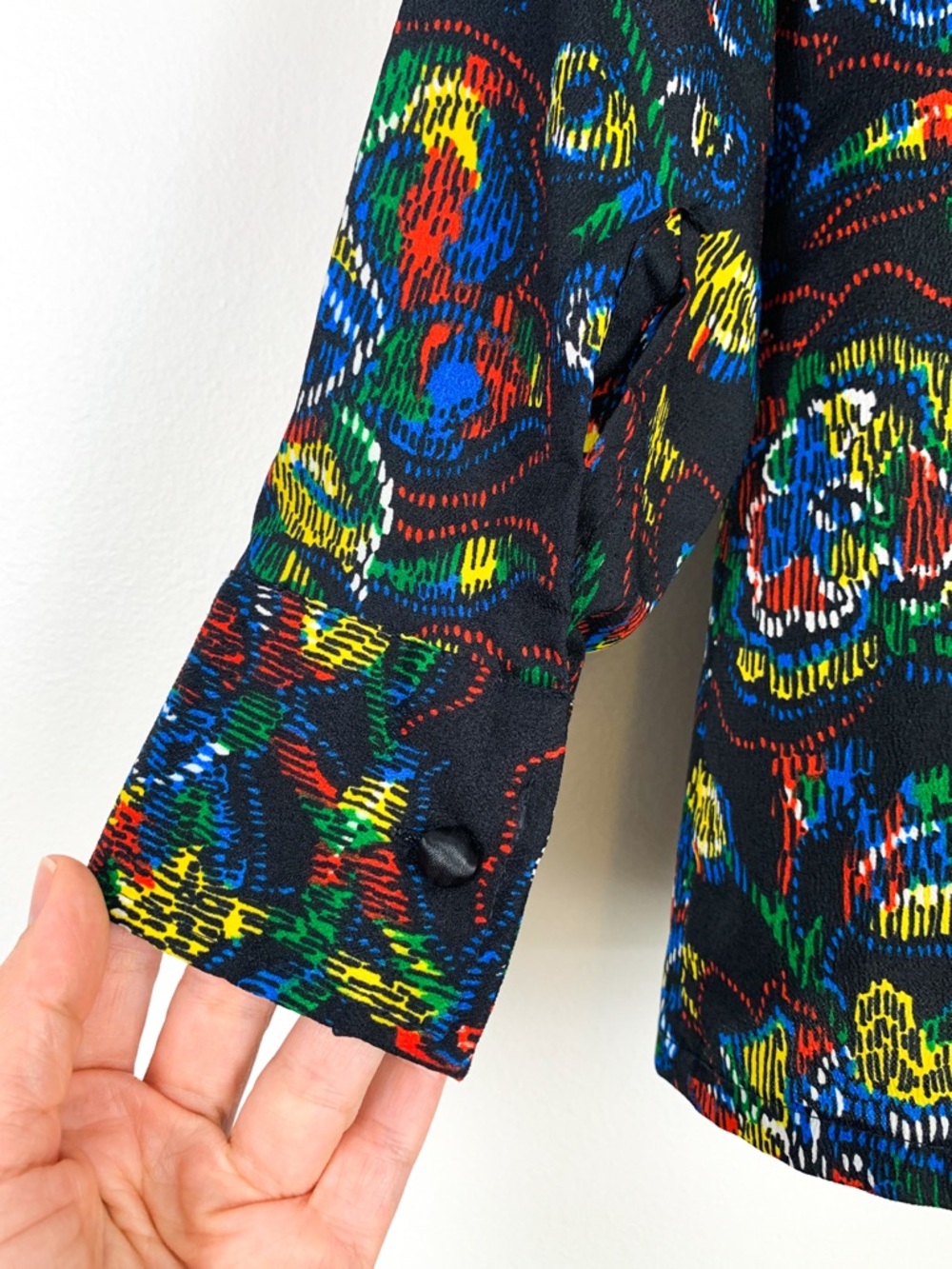 Vintage psychedelic dagger-collar button-up shirt black & flowers fits size 10 - Picture 4 of 8